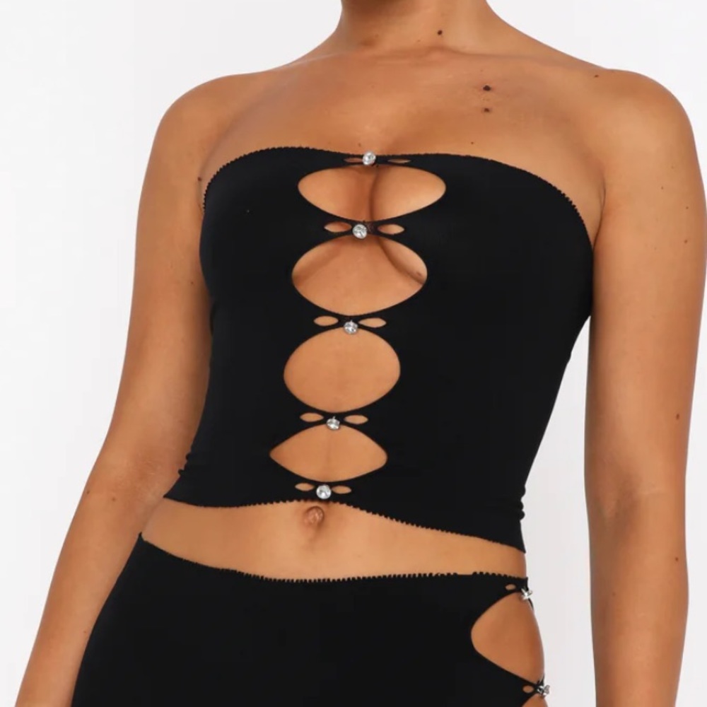 White Fox Triggered Crop Black